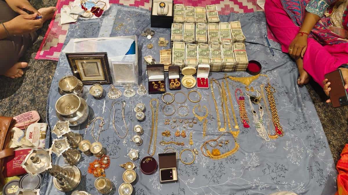 کرناٹک میں لوک آیوکت کی بڑی کارروائی، تین اعلیٰ سرکاری افسران کے 14 مقامات پر چھاپے
