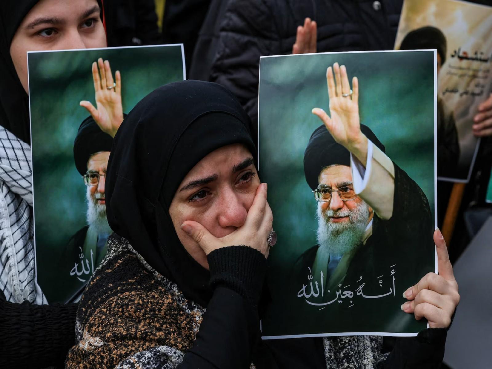 آیت اللہ علی خامنہ ای کی تدفین تین ماہ بعد، الوداعی مراسم میں کروڑوں افراد کی شرکت متوقع