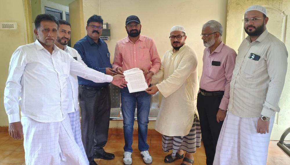 بھٹکل : ریلوے مسافروں کے لئے ضروری سہولتیں فراہم کرانے کا مطالبہ - مجلس اصلاح و تنظیم کی طرف سے میمورنڈم