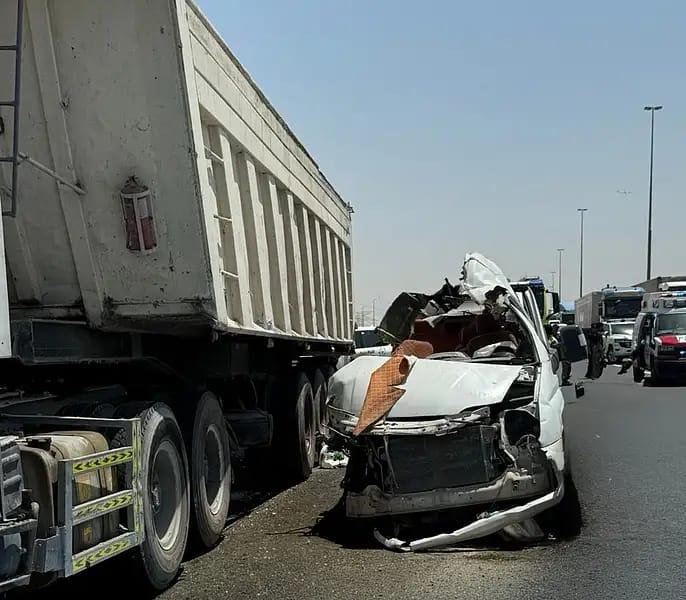 دبئی میں المناک سڑک حادثہ؛ متعدد انڈین تارکینِ وطن سمیت 7 جاں بحق، 9 زخمی