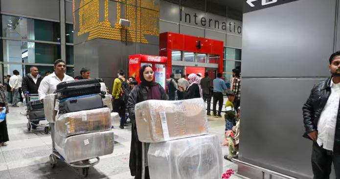 ایران میں ہندوستانیوں کے لیے سفارتخانے کا الرٹ، جلد ملک چھوڑنے کی اپیل