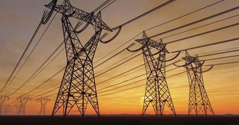 کرناٹک میں مستقل بجلی کنکشن کے لیے او سی شرط میں نرمی، ہزاروں گھرانوں کو راحت