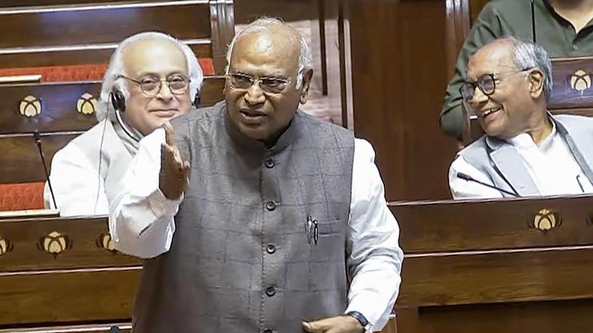 مغربی ایشیا جنگ اور ایل پی جی بحران پر پارلیمنٹ میں بحث کا مطالبہ، وزیر اعظم سے جواب طلب: کھرگے