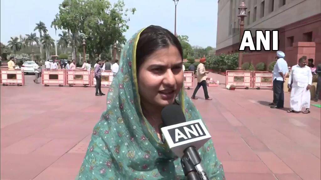 ایل پی جی قیمتوں پر اقرا حسن کی مرکز پر تنقید، سنبھل سی او کے بیان پر کارروائی کا مطالبہ