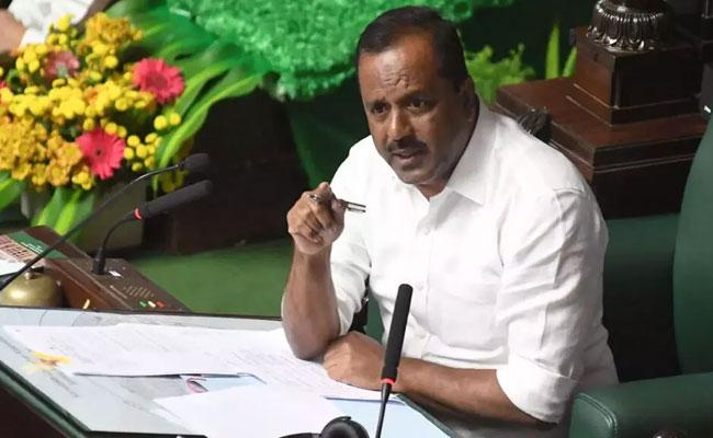 کرناٹک اسمبلی: سوالات کے تسلی بخش جوابات نہ ملنے پر اسپیکر   یوٹی قادر  برہم، کارروائی ملتوی