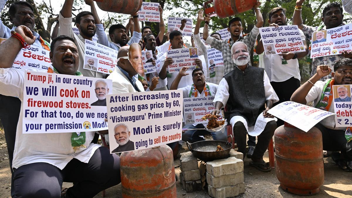 ایل پی جی قیمتوں میں اضافے کے خلاف بنگلورو میں کانگریس کا احتجاج