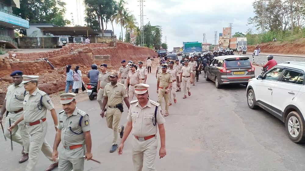 bhatkal-police-march