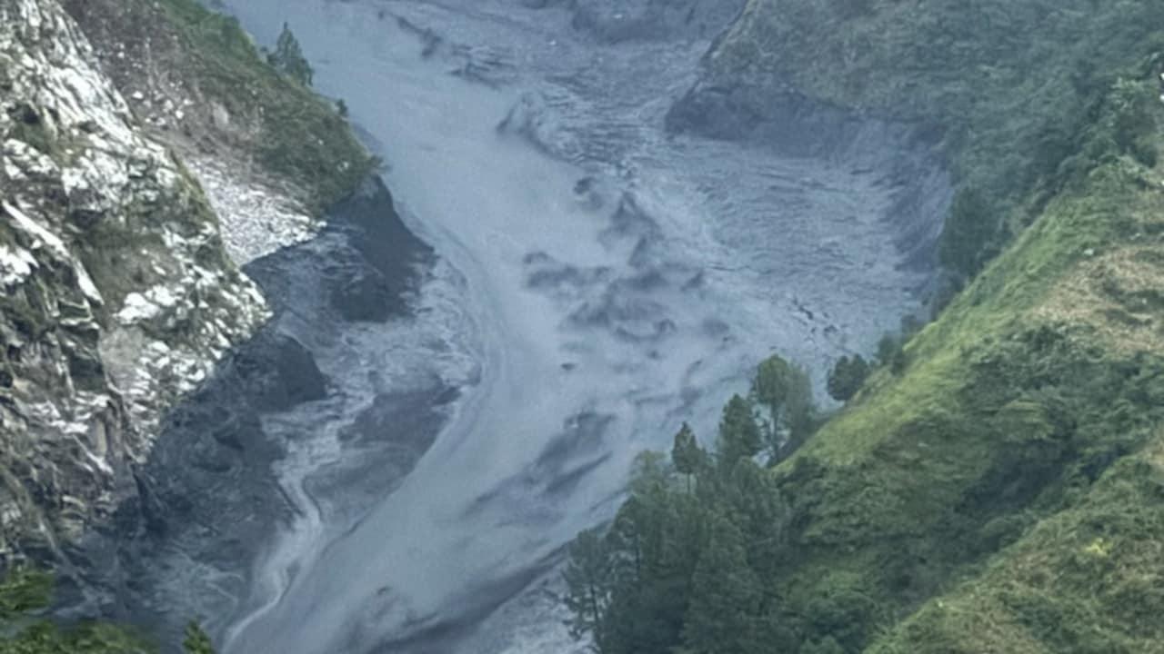 نیپال میں سیلاب کی تباہ کاریاں، 45 مکانات اور 6 پل بہہ گئے، 10 افراد لاپتہ
