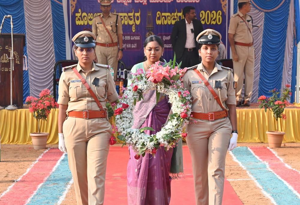 DC Lakshmi Priya Police Karwar-1