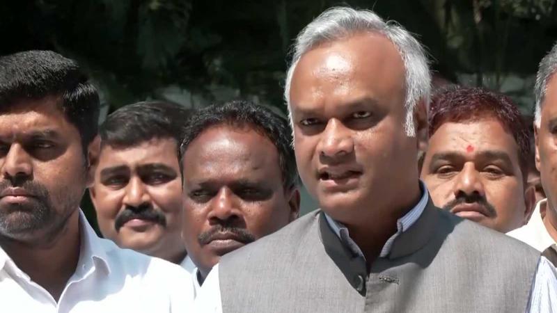 کرناٹک میں فارم-7 کے مبینہ غلط استعمال پر پریانک کھرگے کی قانونی کارروائی کی وارننگ