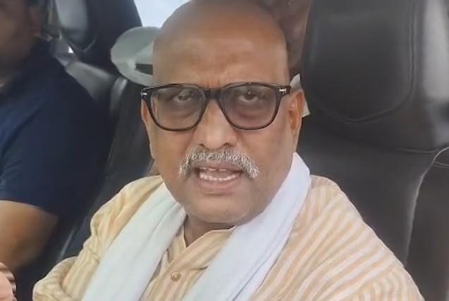 گونڈا جا رہے یوپی کانگریس صدر اجے رائے حراست میں، ونود کمار سہنی قتل پر ہنگامہ