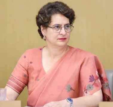 نابالغ لڑکی سے عصمت دری اور قتل پر پرینکا گاندھی برہم، خواتین کے تحفظ پر اٹھائے سوال