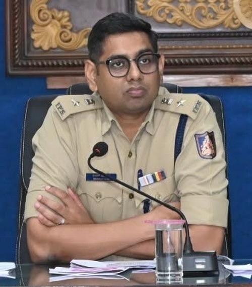 کاروار: اُترکنڑا ایس پی دیپن ایم این نے ضلع کے عوام کے لیے’گھر گھر پولیس‘ اور ’آسرے‘ پروگرام کا کیا اعلان