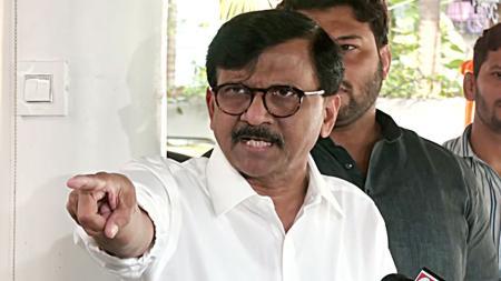 ای وی ایم کے دفاع پر سنجے راؤت کا سخت بیان، الیکشن کمیشن کی غیرجانبداری پر سوالات