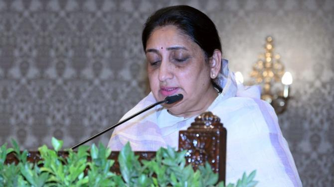 اجیت کی موت بڑا سانحہ، لیکن عوام کی خدمت جاری رہے گی: سنیترا پوار