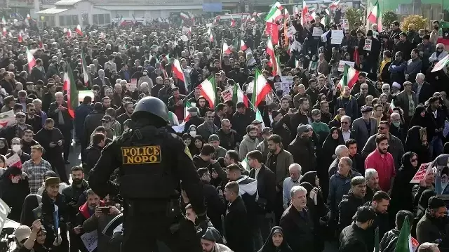 ایران میں بڑھتے احتجاج کے پیش نظر امریکہ کی اپنے شہریوں کو فوری طور پر ملک چھوڑنے کی ہدایت