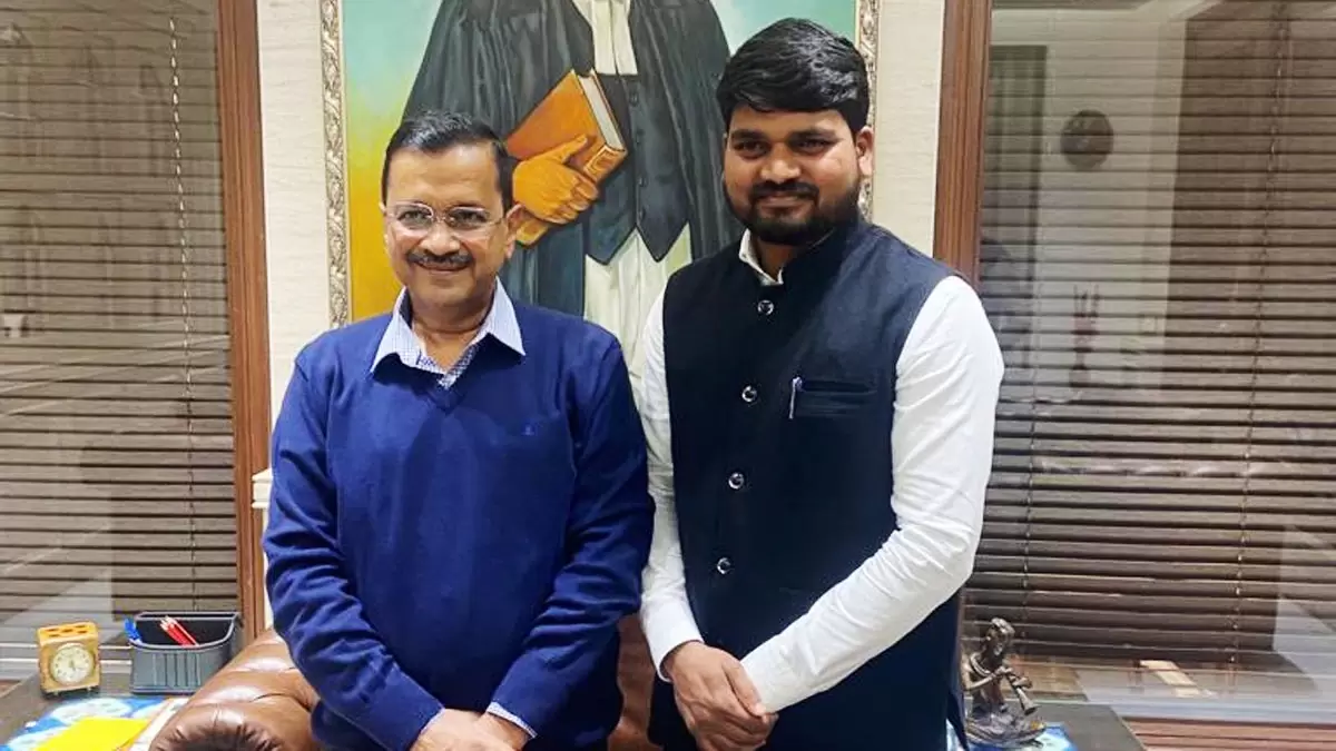 گجرات: عام آدمی پارٹی کے ایم ایل اے چیتر وساوا قتل کی کوشش کے الزام میں گرفتار، کیجریوال کا بی جے پی پر سنگین حملہ