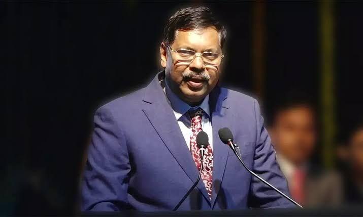 سناتن کی بے حرمتی ناقابل قبول، وکیل کی سی جے آئی گوئی پر جوتا پھینکنے کی کوشش