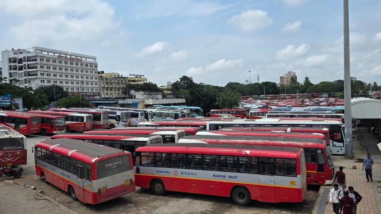 کرناٹک میں ٹرانسپورٹ ملازمین کی ہڑتال پر ہائی کورٹ کی روک، 7 اگست تک مہلت