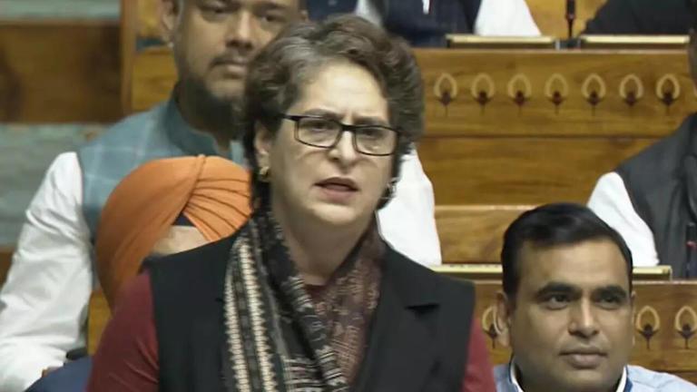 منریگا ترمیمی بل پر پرینکا گاندھی کا حملہ، آئینی اقدار اور پنچایتی راج کو کمزور کرنے کا الزام