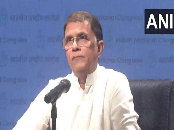 پون کھیڑا کی پریس کانفرنس: مودی نے بارہا ملکی خودمختاری کو داؤ پر لگایا