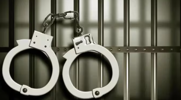 سرسی میں گانجہ نوشی کرنے والے تین ملزمین گرفتار