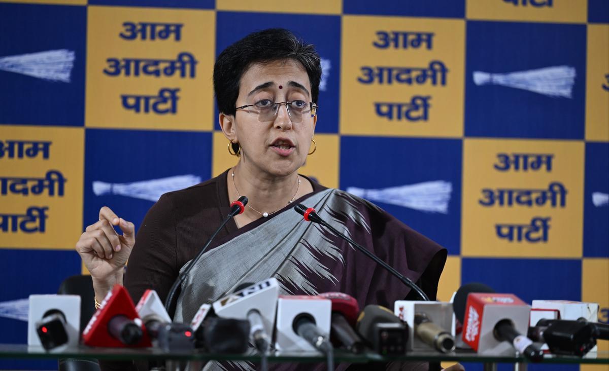 دہلی اسمبلی انتخابات: وزیر اعلیٰ آتشی کی انتخابی مہم پر تنازعہ، ایف آئی آر درج