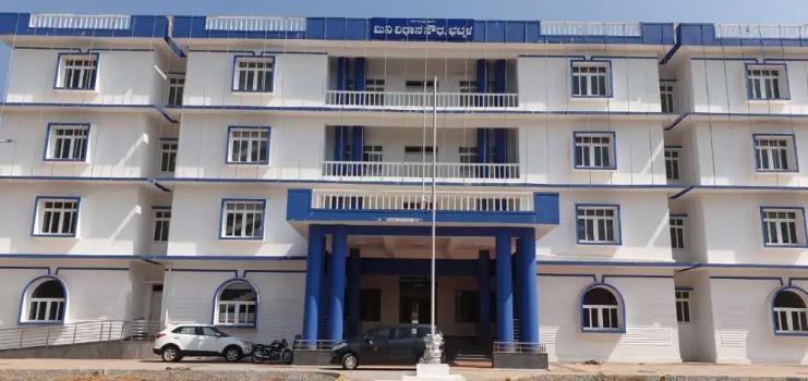 بھٹکل میں افسران کی شدید قلت؛ ضلع انچارج وزیر کے حلقے میں 20 سے زائد محکمے انچارجوں کے رحم و کرم پر