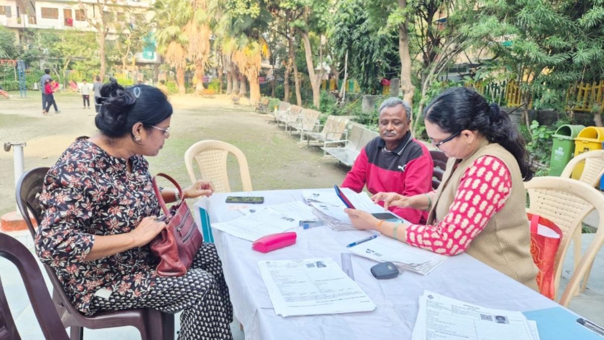 نوئیڈا میں خاتون ٹیچر کا بی ایل او کی ڈیوٹی سے انکار، ذمہ داری ناقابلِ انجام قرار دے کر استعفیٰ