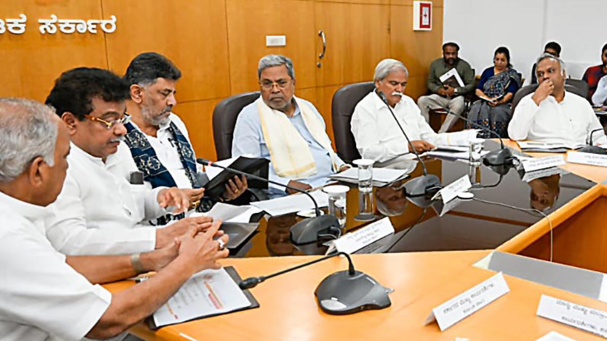 کرناٹک میں 15,441 کروڑ روپئے کی سرمایہ کاری کی منظوری، 5000 سے زائد روزگار کے مواقع متوقع