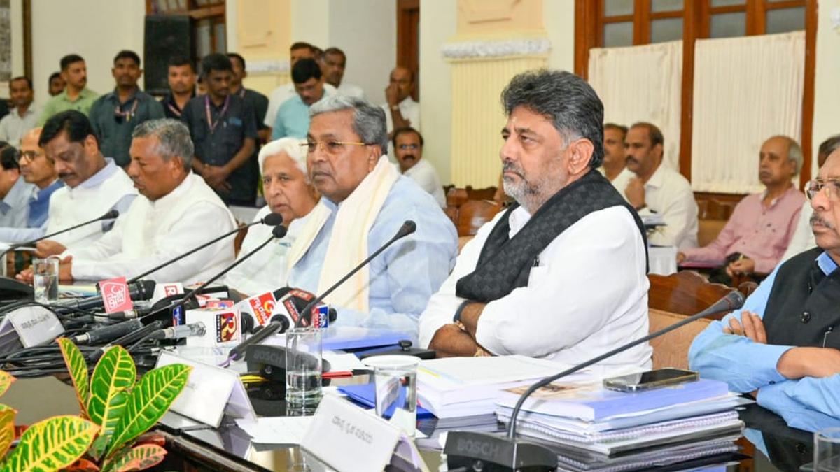 کرناٹک میں قبرستانوں کے لیے زمین کی فوری فراہمی، غیر قانونی قبضے ختم کرنے کی ہدایت :  وزیر اعلیٰ سدارامیا