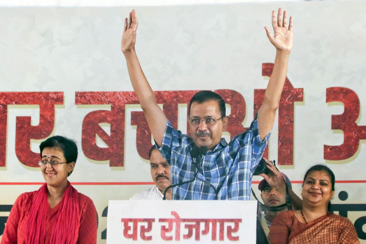 جھگیوں پر بلڈوزر چلنے پر دہلی کانگریس برہم، کیجریوال سے دیویندر یادو کے 10 تیکھے سوال