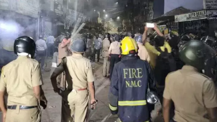 ناگپور تشدد: ہنسا پوری اور بھالدار پورہ میں پولیس کا کریک ڈاؤن، بیوہ شائستہ شیخ کے گھر سے مہمان گرفتار، بیٹے پر تشدد کا الزام