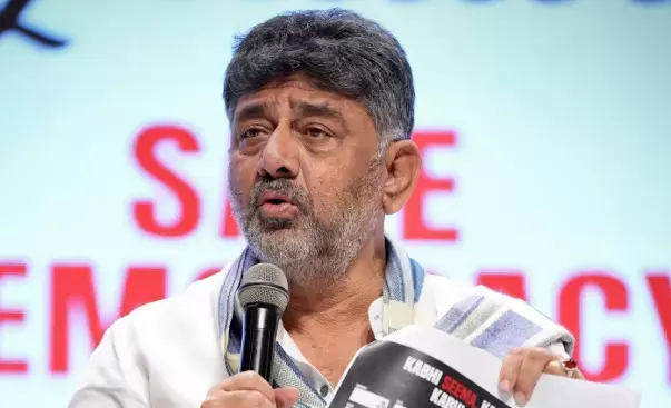 ووٹ چوری کے خلاف کانگریس کی مہم زوروں پر، ایک کروڑ بارہ لاکھ دستخط جمع؛ الیکشن کمیشن پر جانبداری کا الزام: ڈی کے شیوکمار