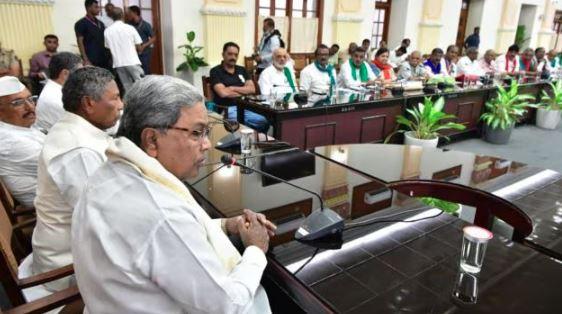 دیونہلی زرعی زمین تنازعہ: کسانوں کی جدوجہد رنگ لائی، حکومت نے زمین کا حصولی منصوبہ واپس لیا – وزیراعلیٰ سدارامیا کا تاریخی اعلان