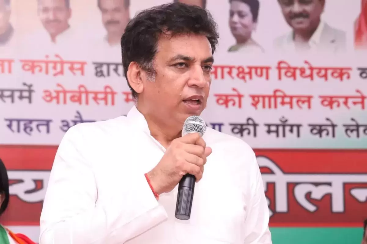 دہلی میں گٹر کی صفائی کے دوران اموات بدقسمتی، دہلی جل بورڈ ذمہ دار: دیویندر یادو