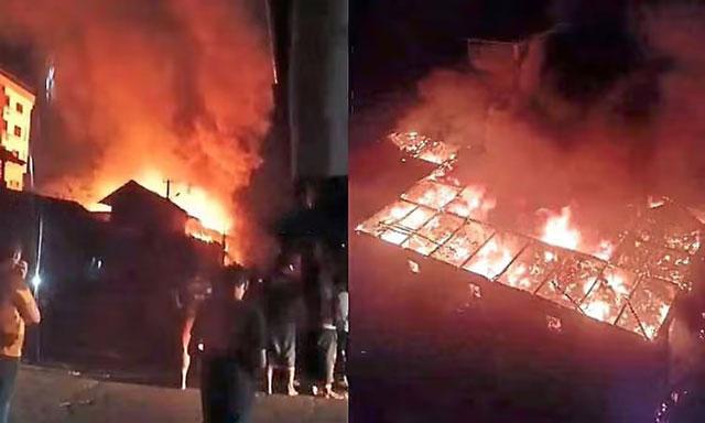 کنداپور : کتابوں کی دکان میں لگی خوفناک آگ بجھانے میں 29 گھنٹے لگے