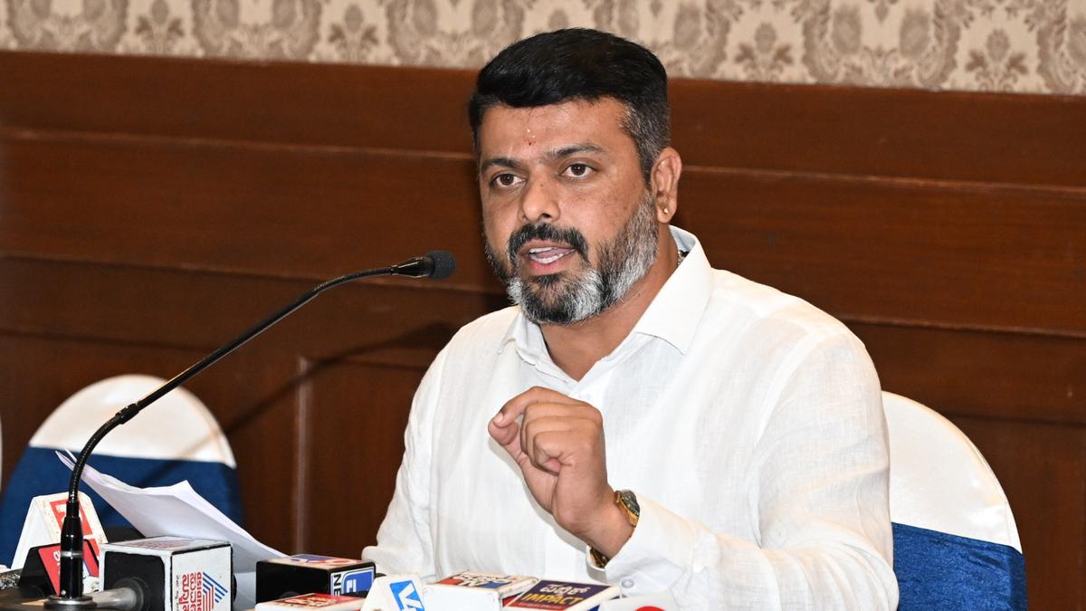 بی جے پی ایم ایل اے ہریش پونجا کو کرناٹک ہائی کورٹ کی سخت وارننگ: آئندہ نفرت انگیز تقاریر پر پابندی