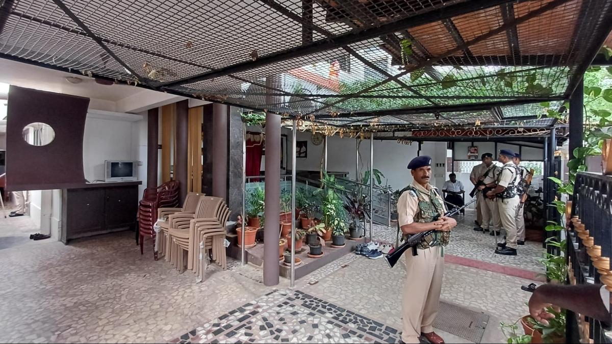 منی لانڈرنگ کیس میں ڈی ایم کے وزیر کے گھر ای ڈی کا چھاپہ، پارٹی کا مرکز پر وار: ’نہ مودی سے ڈریں گے نہ ای ڈی سے‘