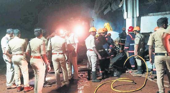 کاسرگوڈ : پلائی اوڈ فیکٹری میں دھماکہ - ایک مزدور فوت - 10 افراد زخمی