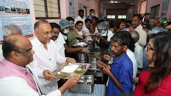 ریاستی اسپتالوں میں مریضوں کے لیے غذائیت سے بھرپور کھانے کی فراہمی کی نئی اسکیم کا آغاز – وزیر صحت دنیش گنڈو راؤ نے افتتاح کیا