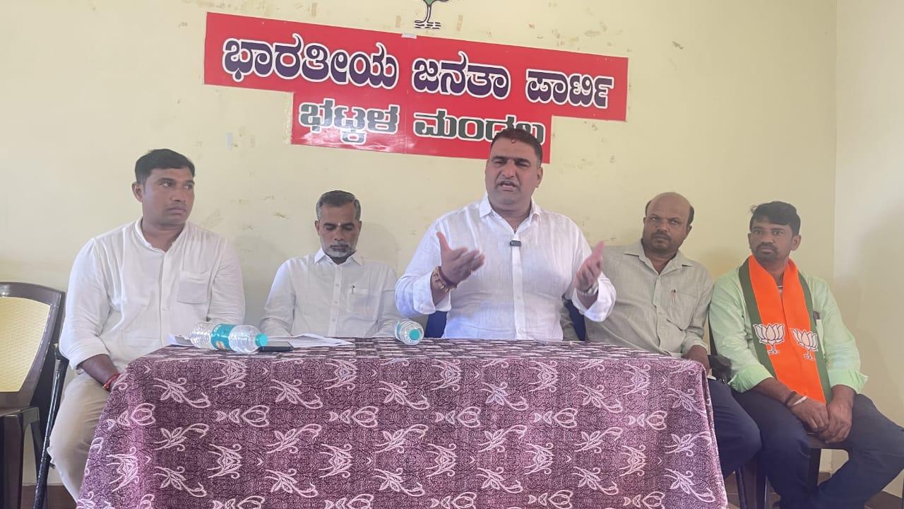 بھٹکل: افتتاح کے سات سال بعد حال ہی میں کھلنی والی ہائی ٹیک فش مارکٹ کو فوری بند کرنے بی جے پی کا مطالبہ