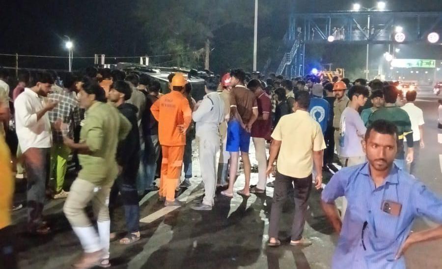 مکہ–مدینہ شاہراہ پر مسافروں سے بھری بس کی ٹینکر سے خوفناک ٹکر: 40 سے زائد عمرہ زائرین جاں بحق