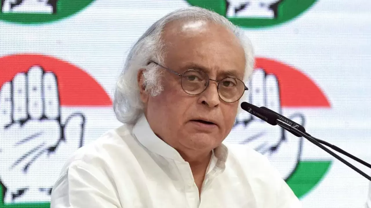 بچت کھاتوں پر شرح سود میں تاریخی کمی، جے رام رمیش کا مودی حکومت پر عوامی مفادات نظرانداز کرنے کا الزام