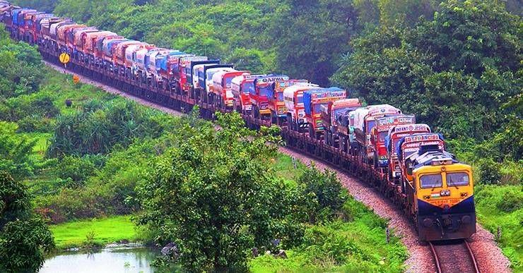 کونکن ریلوے شروع کر رہا ہے کاروں کے لئے رول آن رول آف سروس