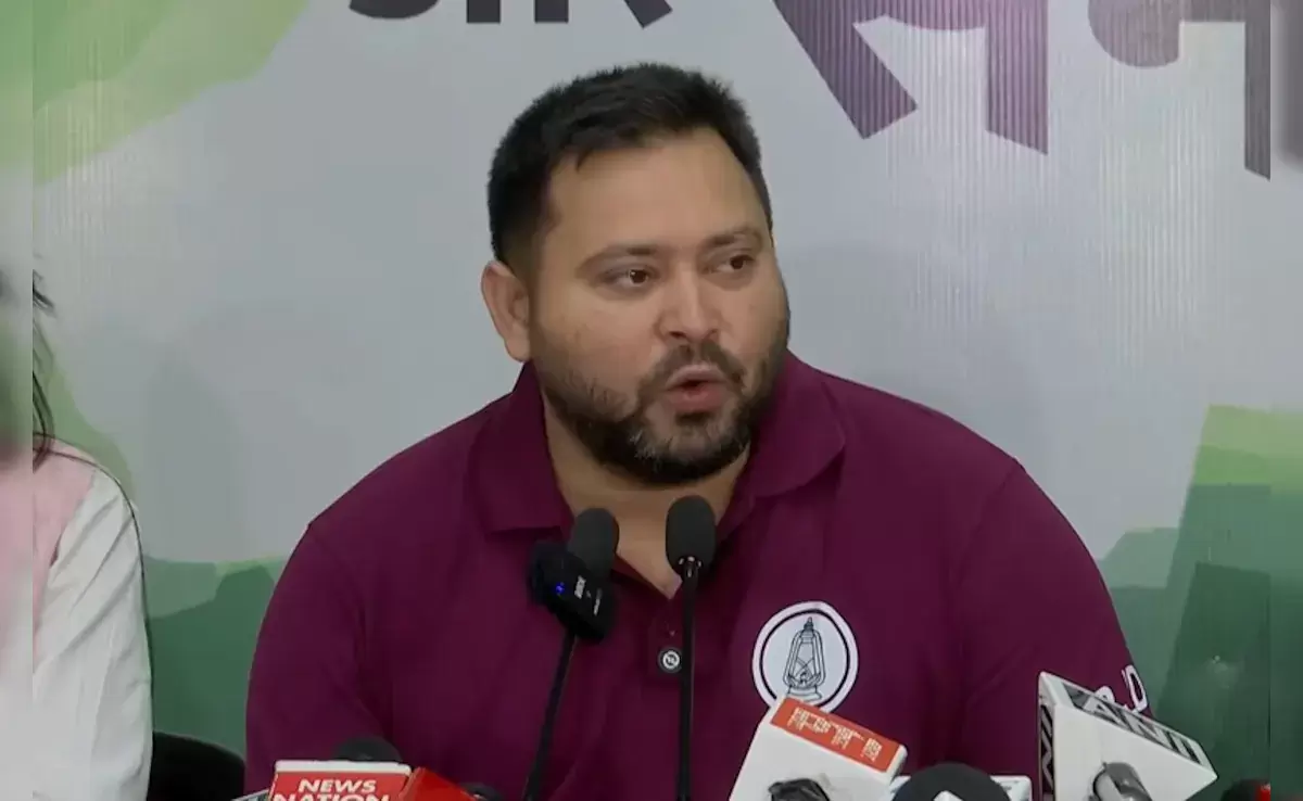 تیجسوی یادو کے انتخابی وعدے: عارضی ملازمین کی مستقل تقرری اور جیویکا دیدیوں کی تنخواہ 30 ہزار کرنے کا اعلان