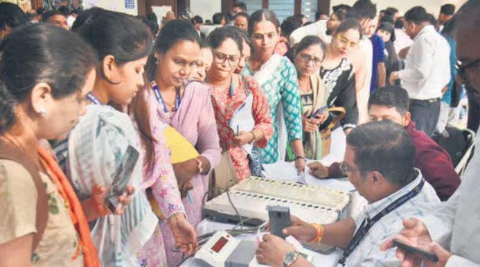 مہاراشٹر کی 29 میونسپل کارپوریشنوں کے انتخابات میں عوامی مسائل پس منظر میں، کارپوریٹ مفادات پیش منظر میں