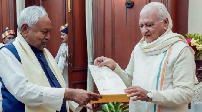 نتیش کمار نے اسمبلی تحلیل کرنے کی سفارش گورنر کو بھیج دی، 19 نومبر کو عمل متوقع