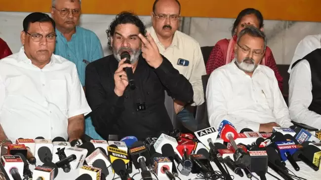 پرشانت کشور کا دعویٰ: امیت شاہ اور دھرمیندر پردھان ہماری پارٹی امیدواروں کو ڈرا دھمکا رہے ہیں