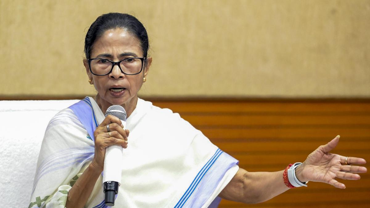 ممتا بنرجی کا سی ای سی کو خط، مغربی بنگال میں ووٹر لسٹ کی خصوصی نظرثانی روکنے کی درخواست